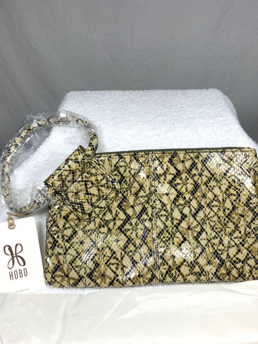 NWT - HOBO Sable Leather Clutch Wristlet